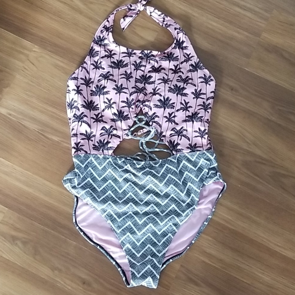 One Piece Cut out Swimsuit